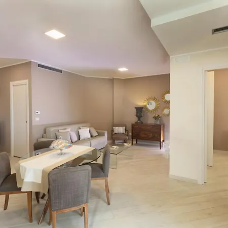 Sparviero Luxury Suites Apartment *