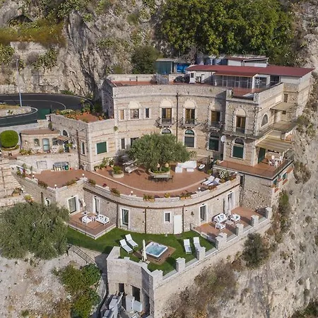 Apartment Sparviero Luxury Suites